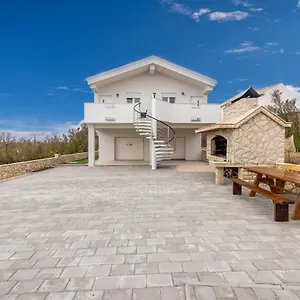 apartmani-opg-dragoslavic.hotelinzadar.com/